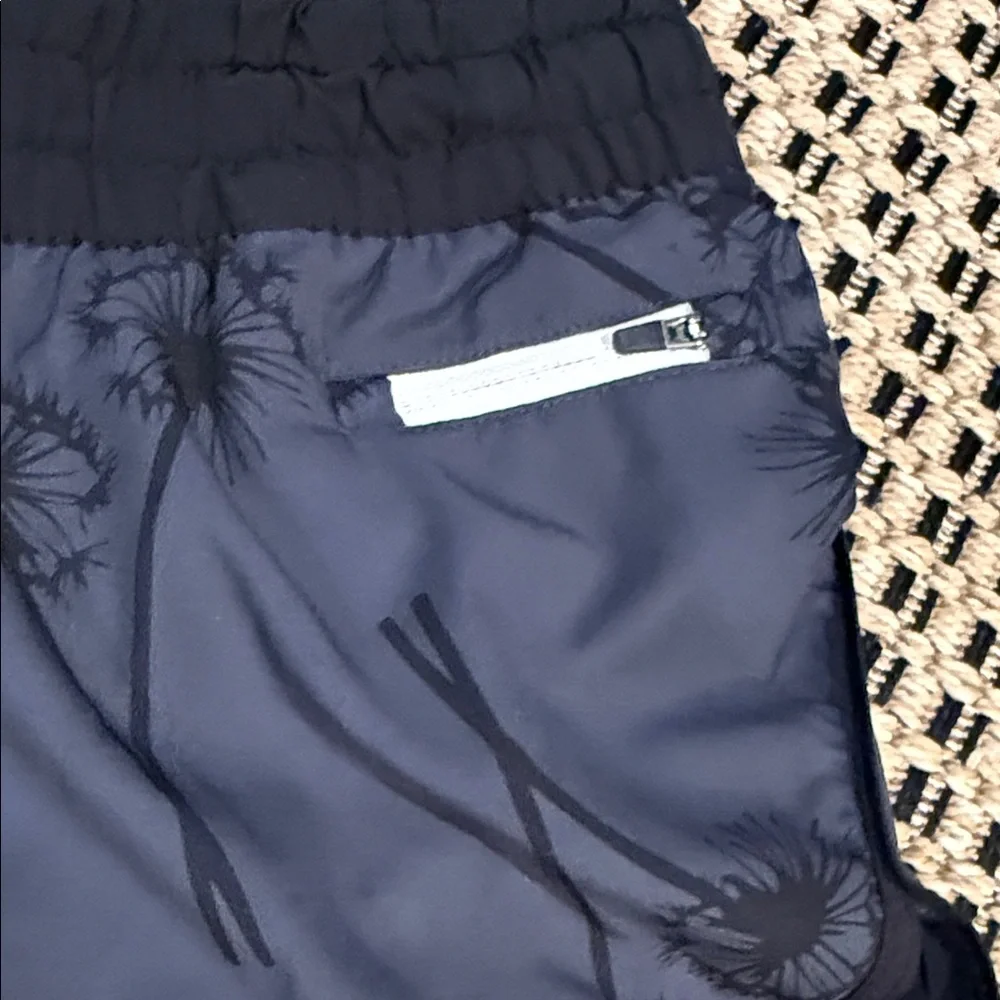 Vuori Women Black Running Shorts - Picture 4 of 8